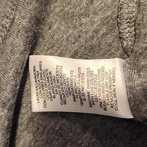 Daisy Fuentes favorite tee - Picture 5 of 6